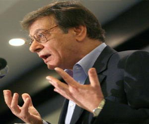   مصر اليوم - جامعة عين شمس تحتفل بذكرى محمود درويش