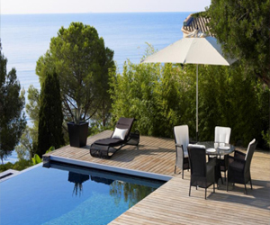 مصر اليوم - أثاث الحدائق الخارجية من الأخشاب الطبيعية