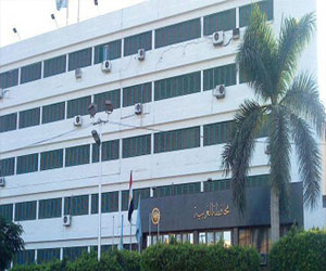   مصر اليوم - متظاهرون يحاصرون استراحة محافظ الغربية