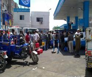   مصر اليوم - محافظ قنا: طرح 3830 طن سولار و1490 طن بنزين و3548 ألف اسطوانة بوتاجاز