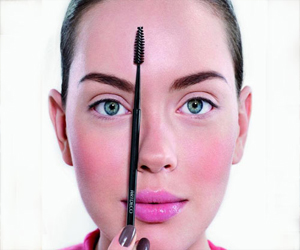   مصر اليوم - كيفية تصغير أنفك بالمكياج