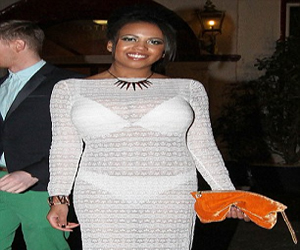   مصر اليوم - داني بارك ديمبسي تكشف عن ملابسها الداخلية