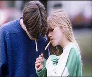   مصر اليوم - الرجال يدخنون للتسلية والنساء لتهدئة أعصابهن