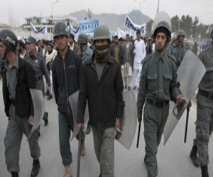   مصر اليوم - محتجون في كابول يطالبون برحيل القوات الأميركية من اقليم وارداك الأفغاني