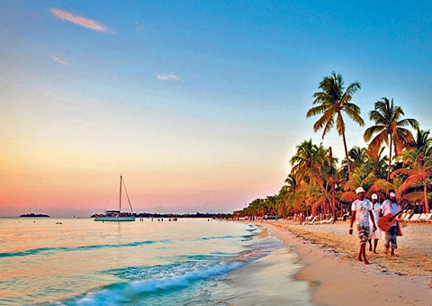   مصر اليوم - نيجرل في جامايكا تجمع بين الهدوء والصخب والطبيعة الخلابة