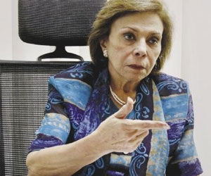   مصر اليوم - قومي المرأة في الدقهلية يكرم الطالبة الفائزة بمعرض إنتل للعلوم والهندسة