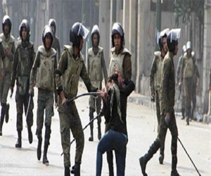   مصر اليوم - مسيرة لقوى سياسية في المنصورة تندد بسحل المتظاهرين