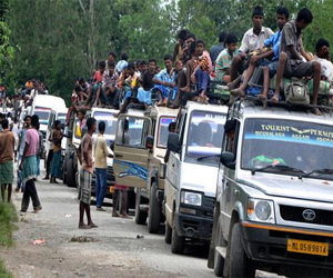   مصر اليوم - أكثر من 37 قتيلاً و 15 جريحًا في انقلاب حافلة في نهر بالهند