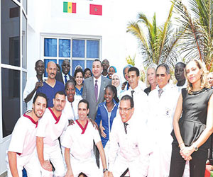   مصر اليوم - العاهل المغربي يُدشن مشروعين طبيين في داكار