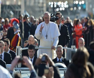 مصر اليوم - البابا يتعهد برعاية المحرومين في قداس التنصيب