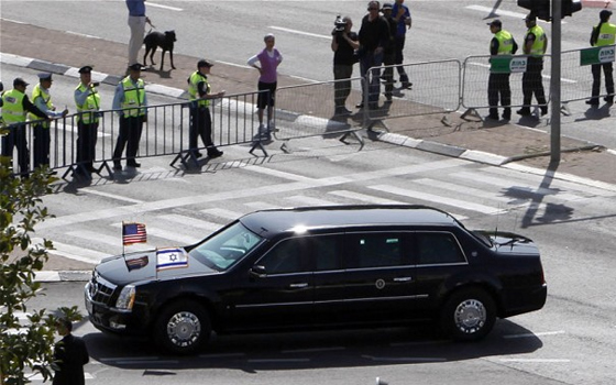   مصر اليوم - سيارة الرئيس الأميركي تتعطل أثناء زيارته إلى القدس المحتلة