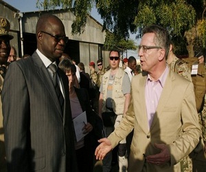   مصر اليوم - وزير الدفاع الالماني يزور السنغال ومالي