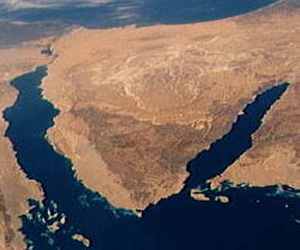   مصر اليوم - رياح جنوبية نشطة تؤثر على خليج العقبة الجمعة