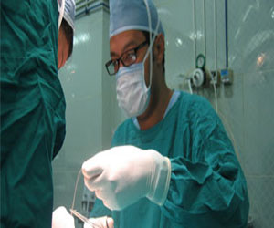   مصر اليوم - زرع شريحة تحت الجلد تساعد في تتبع وعلاج السرطان