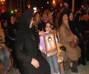   مصر اليوم - القوي السياسية في المنصورة تكرّم أسر الشهداء