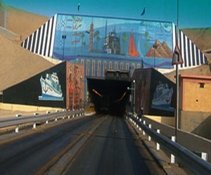   مصر اليوم - ضبط سيارتين محملتين بآلاف الكتب العبرية في نفق أحمد حمدي