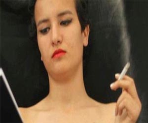   مصر اليوم - حملة نسائية للتعري تضامنًا مع التونسية أمينة