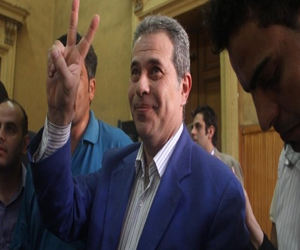   مصر اليوم - توفيق عكاشة يهدد باطلاق الرصاص على نفسه حال القبض عليه