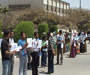   مصر اليوم - اشتباكات في كلية التجارة في السويس بين الإخوان والطلبة