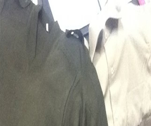   مصر اليوم - ضبط أقمشة تستخدم لصناعة الزي العسكري في الدخيلة