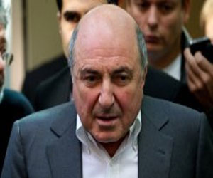 مصر اليوم - الشرطة البريطانية لم تعثر على أي شيء مشبوه في منزل بيريزوفسكي