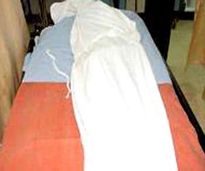   مصر اليوم - النيابة توافق على عدم تشريح جثة شاب قتل في ظروف غامضة