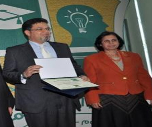   مصر اليوم - أشرف خليل يحصل على جائزة مؤسسة مصر الخير للنشر العلمي  لـ عام 2012