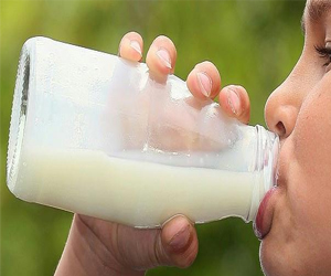   مصر اليوم - الحليب منزوع الدسم ربما لا يقلل سمنة الأطفال