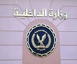 مصر اليوم - ضابط يرفض رشوة للسماح بعبور سيارة من دون وثائق إلى سيناء