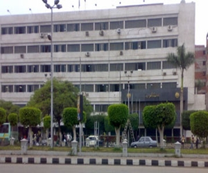   مصر اليوم - مشادات أمام مبنى محافظة الغربية بين مؤيدين ومعارضين لـالداخلية