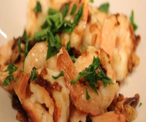   مصر اليوم - جمبري بالثوم والبقدونس