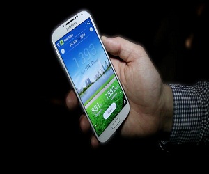 مصر اليوم - 7 مزايا وراء تفوق غالاكسي S4 على آيفون 5