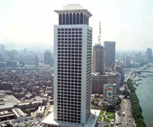   مصر اليوم - الخارجية تدعو لمراعاة النظام الجديد للدخول والخروج من هونج كونج