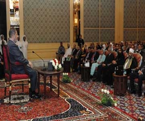   مصر اليوم - الرئيس مرسي يلتقي وأبناء الجالية المصرية في قطر