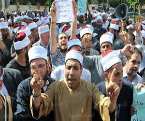   مصر اليوم - العاملون في الأوقاف في الأقصر يحتجون على زيادة مرتبات الأئمة