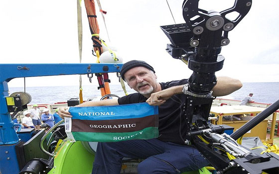   مصر اليوم - جيمس كاميرون يتبرع بغواصته لمعهد علوم المحيطات الأميركي