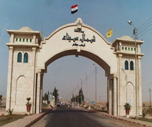   مصر اليوم - محتجون يقطعون الطريق المؤدي لكوبري السلام