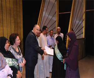   مصر اليوم - محافظة الأقصر تكرم الأمهات المثاليات