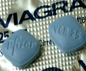   مصر اليوم - الحبة الزرقاءتحتفل بمرور 15 سنة على إذهال العالم