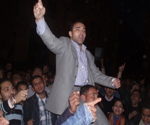   مصر اليوم - الائتلاف العام للثورة يرفض استهداف النشطاء السياسيين والصحافيين