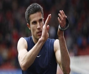   مصر اليوم - فان بيرسي: أنا لست مرتزقة وتركت آرسنال للألقاب