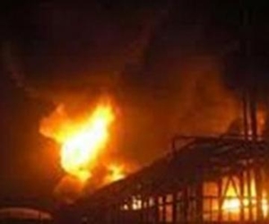   مصر اليوم - مجهولون يضرمون النار في مقر الحرية والعدالة في البحيرة