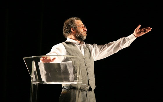   مصر اليوم - رؤى الأردنية تُقدم حلم ليلة ربيع عربي لمناسبة اليوم العالمي للمسرح