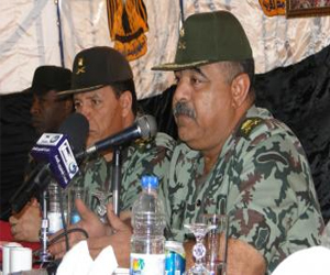   مصر اليوم - قائد الجيش الثاني يلتقي مشايخ بدو سيناء في الإسماعيلية