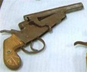   مصر اليوم - ضبط بندقية آلية وفرد خرطوش بحوزة شقيقين