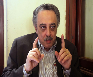   مصر اليوم - سحب جواز السفر الدبلوماسي من سمير مرقص في مطار القاهرة