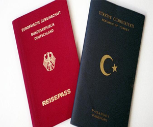 مصر اليوم - المهاجرون في ألمانيا ومشكلة الاختيار بين الجنسيتين