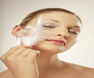 مصر اليوم - إجعلى جسمك بنعومة بشرة الأطفال