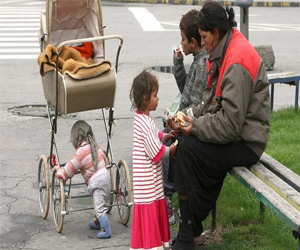 مصر اليوم - مساعدات غذائية للفقراء في بلدان أوروبية