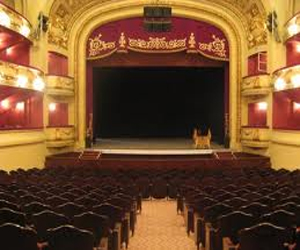   مصر اليوم - حفل فرقة أم كلثوم على مسرح سيد درويش في 18 أبريل